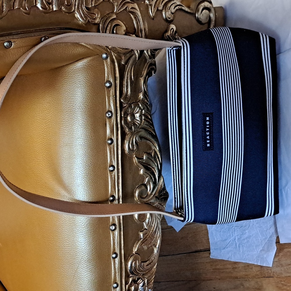 Kenneth Cole Reaction Navy and White Striped Crossbody Bag, Leather Strap.